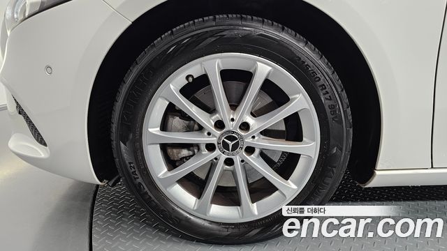 Mercedes-Benz A-Class 2020 — photo 5