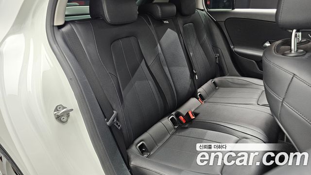 Mercedes-Benz A-Class 2020 — photo 17