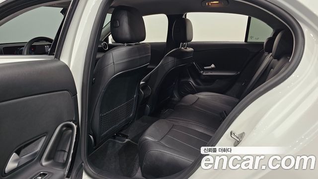 Mercedes-Benz A-Class 2020 — photo 18