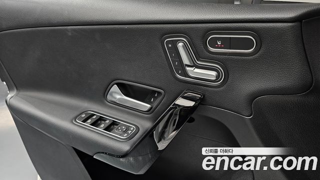 Mercedes-Benz A-Class 2020 — photo 20