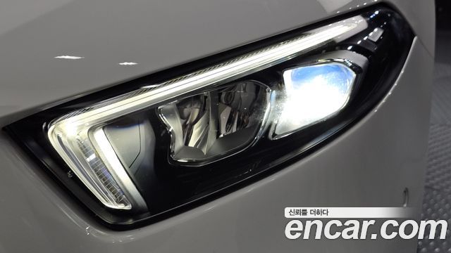 Mercedes-Benz A-Class 2020 — photo 8