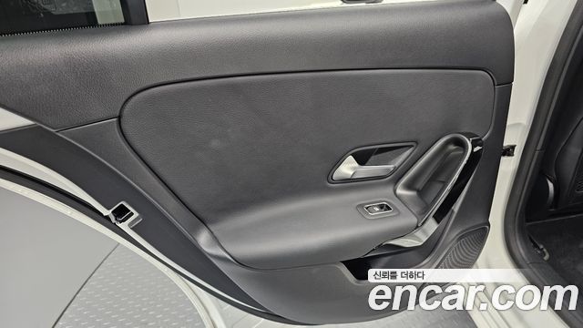 Mercedes-Benz A-Class 2020 — photo 15