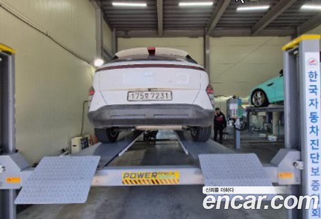 Hyundai Kona 2023 — photo 2