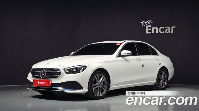 Mercedes-Benz E-Class 2022 — photo 1