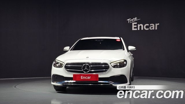 Mercedes-Benz E-Class 2022 — photo 3