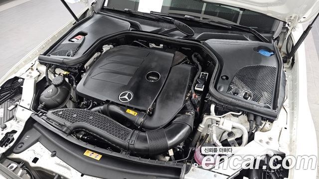 Mercedes-Benz E-Class 2022 — photo 6