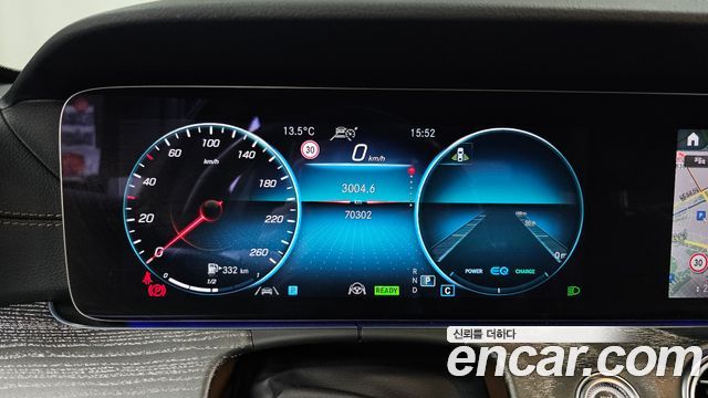 Mercedes-Benz E-Class 2022 — photo 11