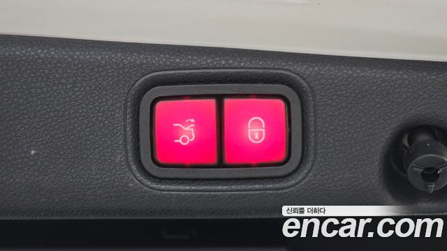 Mercedes-Benz E-Class 2022 — photo 23