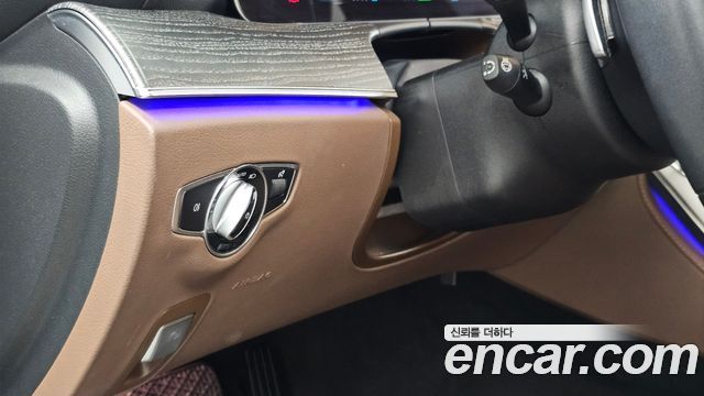 Mercedes-Benz E-Class 2022 — photo 27
