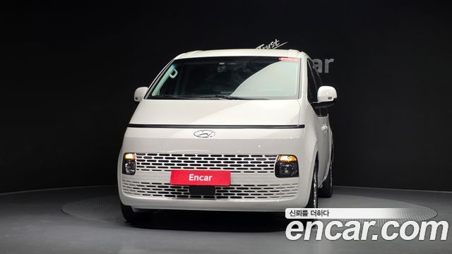 Hyundai Staria 2023 — photo 3