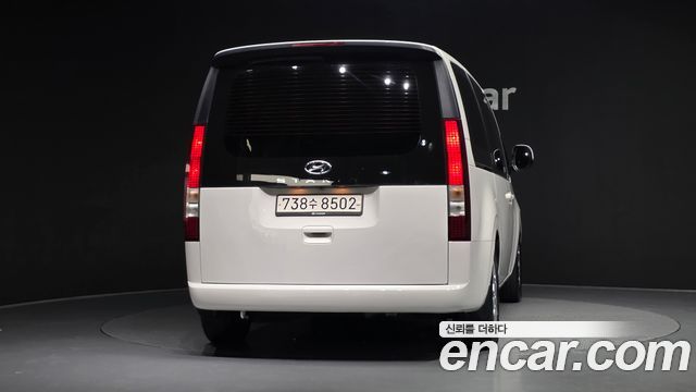 Hyundai Staria 2023 — photo 4