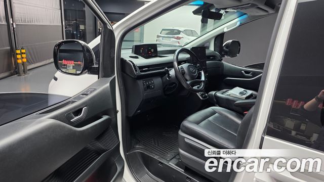 Hyundai Staria 2023 — photo 13