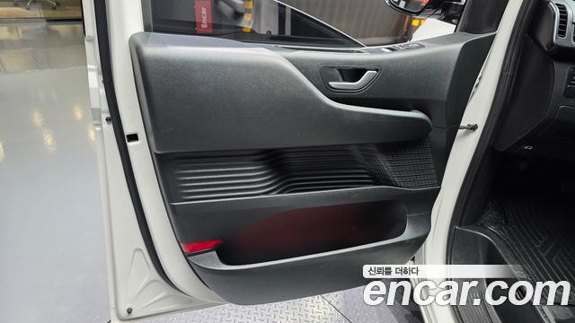 Hyundai Staria 2023 — photo 14