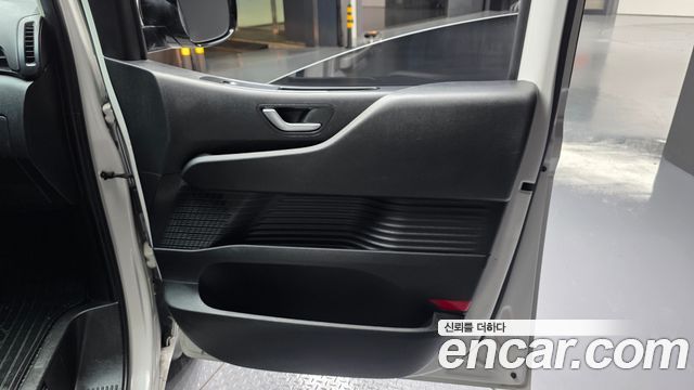 Hyundai Staria 2023 — photo 15