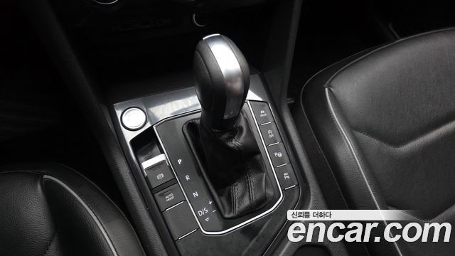 Volkswagen Tiguan 2020 — photo 12