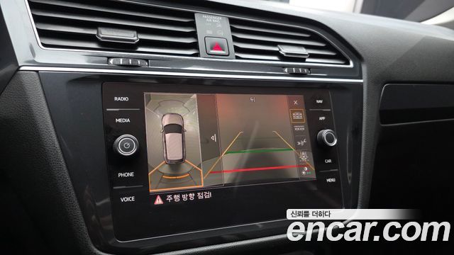Volkswagen Tiguan 2020 — photo 21