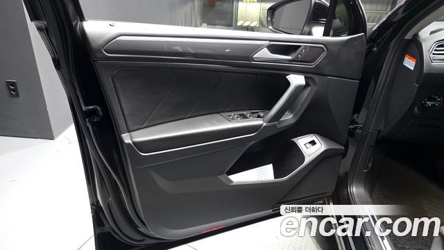 Volkswagen Tiguan 2020 — photo 14