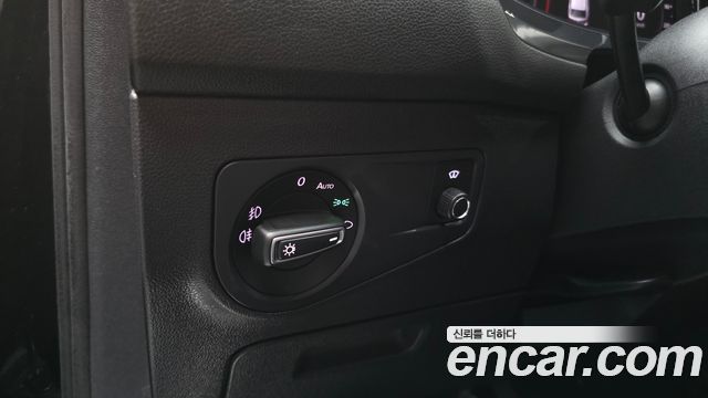 Volkswagen Tiguan 2020 — photo 29