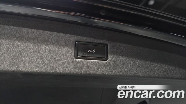 Volkswagen Tiguan 2020 — photo 37