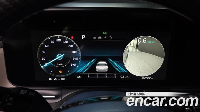 Kia Canival 2021 — photo 11