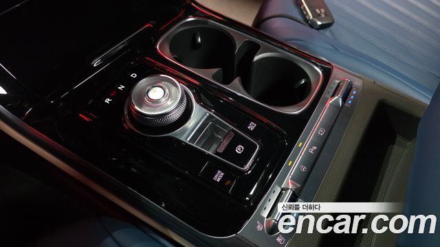 Kia Canival 2021 — photo 12