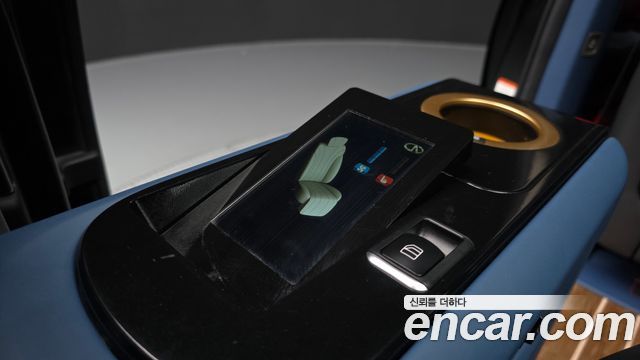 Kia Canival 2021 — photo 23