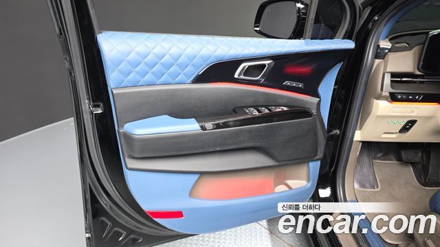 Kia Canival 2021 — photo 14
