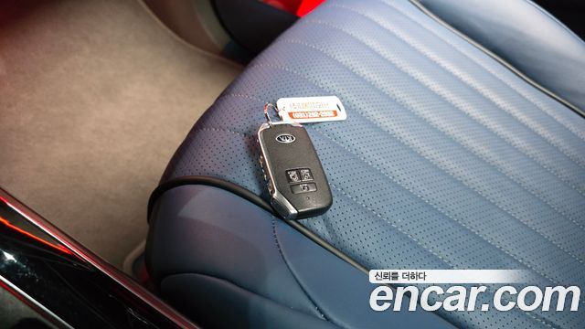 Kia Canival 2021 — photo 32