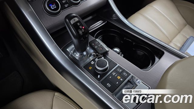 Land Rover Range Rover Sport 2017 — photo 12