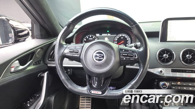 Kia Stinger 2018 — photo 19
