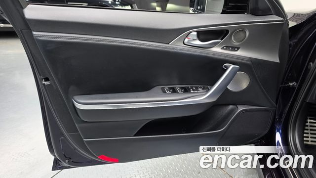 Kia Stinger 2018 — photo 14