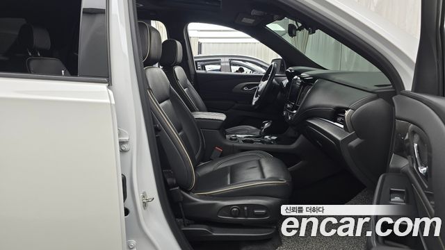 Chevrolet Korea Traverse 2022 — photo 11