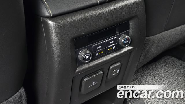 Chevrolet Korea Traverse 2022 — photo 19
