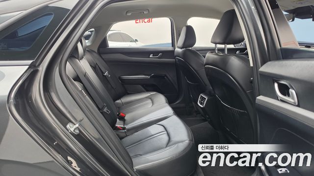 Kia K5 2023 — photo 17