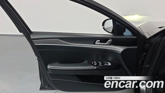 Kia K5 2023 — photo 14