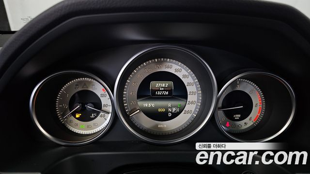 Mercedes-Benz E-Class 2015 — photo 8