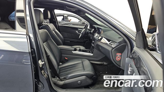 Mercedes-Benz E-Class 2015 — photo 11