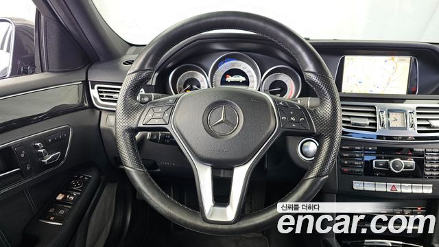 Mercedes-Benz E-Class 2015 — photo 13