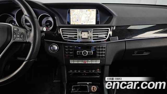 Mercedes-Benz E-Class 2015 — photo 15