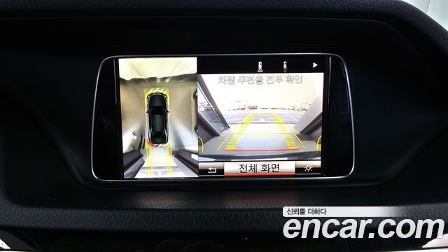 Mercedes-Benz E-Class 2015 — photo 16