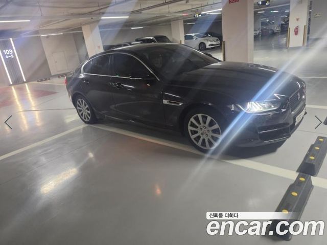 Jaguar XE 2018 — photo 4