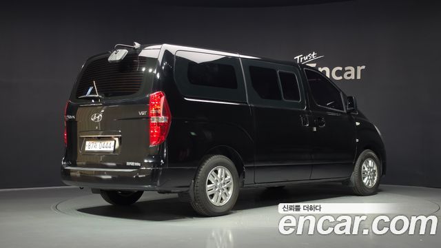 Hyundai Starex 2018 — photo 2