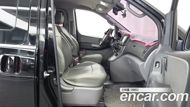 Hyundai Starex 2018 — photo 11