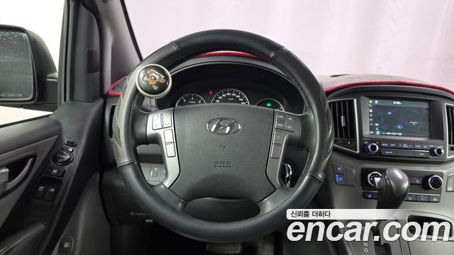 Hyundai Starex 2018 — photo 13