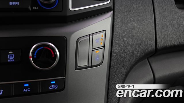 Hyundai Starex 2018 — photo 19