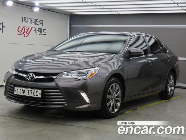 Toyota Camry 2015 — photo 1