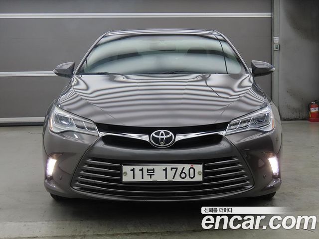 Toyota Camry 2015 — photo 2