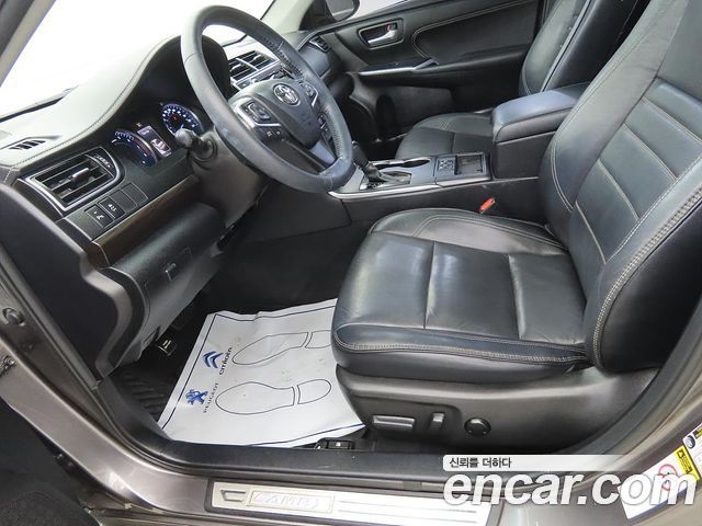 Toyota Camry 2015 — photo 8