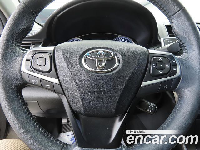 Toyota Camry 2015 — photo 9