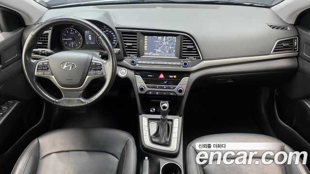 Hyundai AVANTE 2016 — photo 10